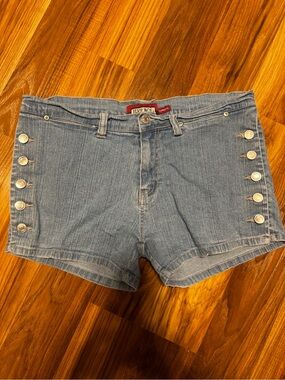 Vintage Jukebox Light Blue Denim Button-Side Women's Shorts